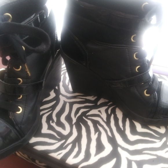 Michael Kors Boot/Platforms - Picture 6 of 6